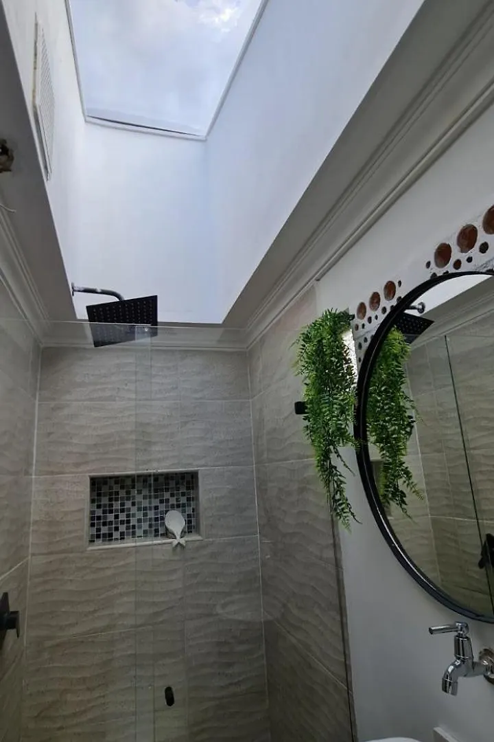 Aparta-Estudio Cerca Estacion Metro Poblado Medellín Apartment