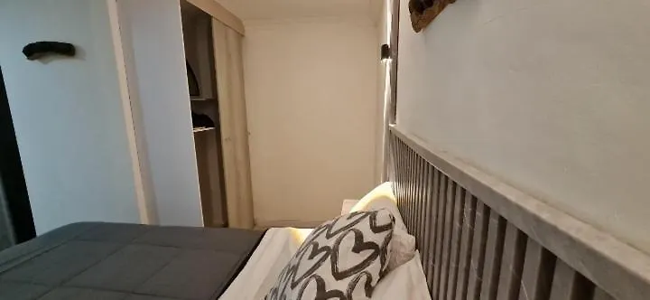 Apartment Aparta-Estudio Cerca Estacion Metro Poblado Medellin